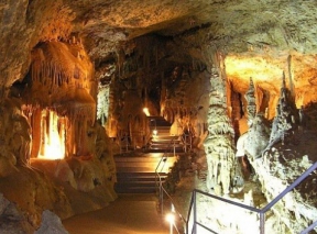 Групповая экскурсия в пещеру Палвёлди