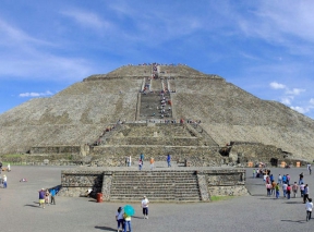 Обзорная экскурсия по Мехико + пирамиды Теотиуакана + Базилика Св. Девы Гваделупской